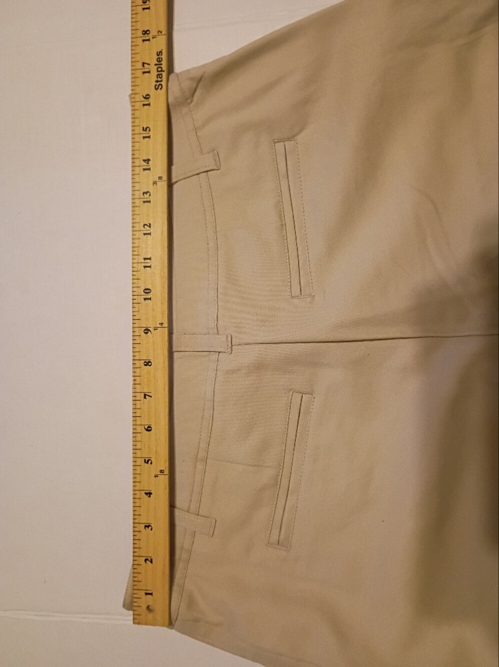 Charter Club Women's Bermuda Shorts in Navy and Tan with Gold-Tone Buckle Sz 12 - Picture 4 of 8